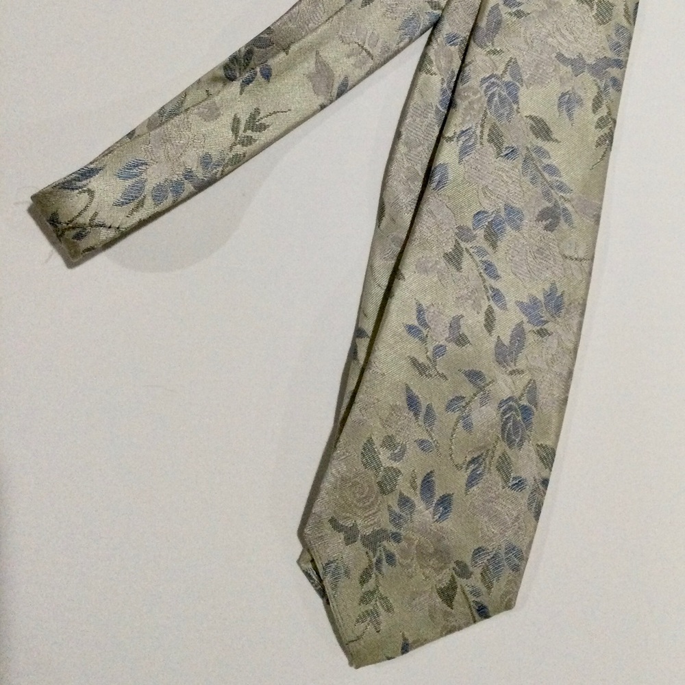 Missori Italian silk neck tie